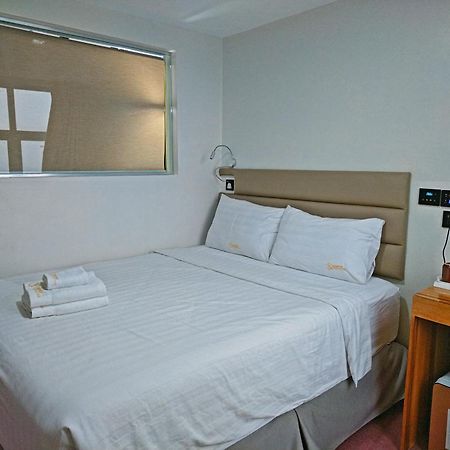 Sempre Premier Inn - Mactan Airport Hotel Lapu-Lapu City Buitenkant foto
