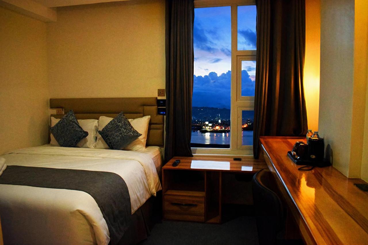 Sempre Premier Inn - Mactan Airport Hotel Lapu-Lapu City Buitenkant foto