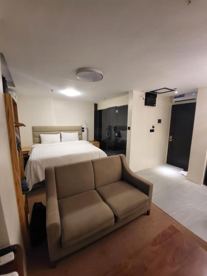 Sempre Premier Inn - Mactan Airport Hotel Lapu-Lapu City Buitenkant foto