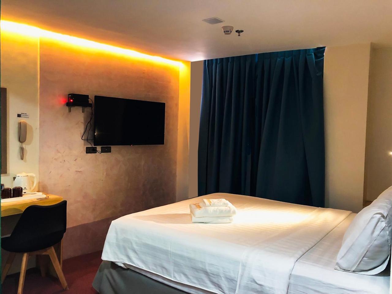Sempre Premier Inn - Mactan Airport Hotel Lapu-Lapu City Buitenkant foto